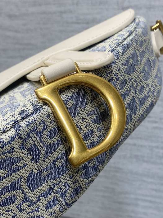 Dior Tote style 105 White 01A