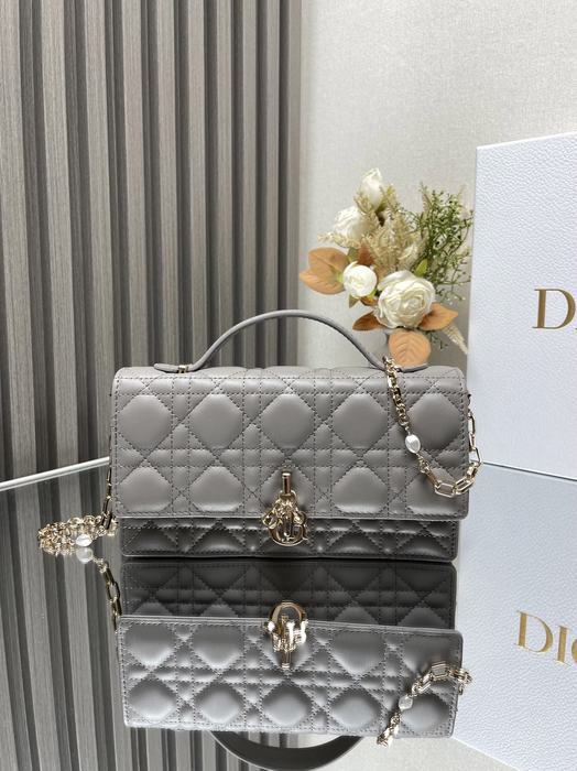 Dior Tote style 107 Grey 01A