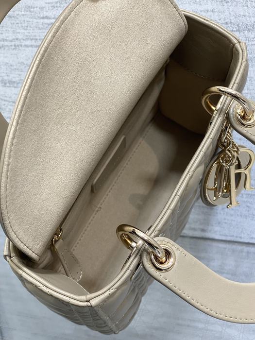 Dior Tote style 110 Beige 01A 2