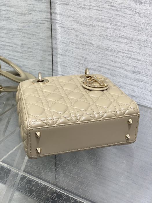 Dior Tote style 110 Beige 01A 2