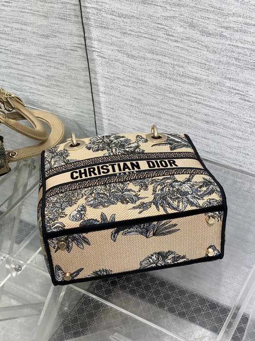Dior Tote style 110 Beige 01A