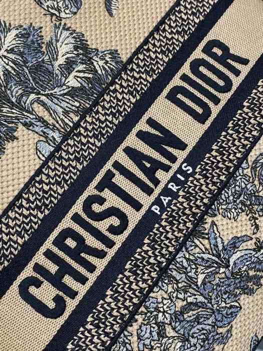 Dior Tote style 110 Beige 01A