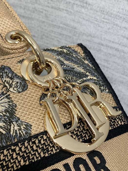 Dior Tote style 110 Beige 01A