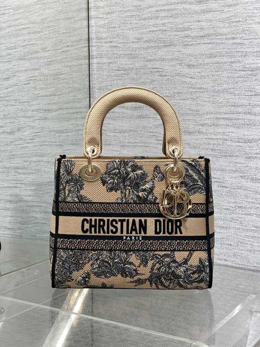 Dior Tote style 110 Beige 01A