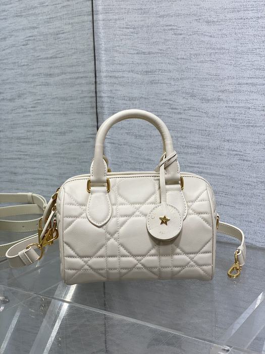 Dior Tote style 115 Beige 01A