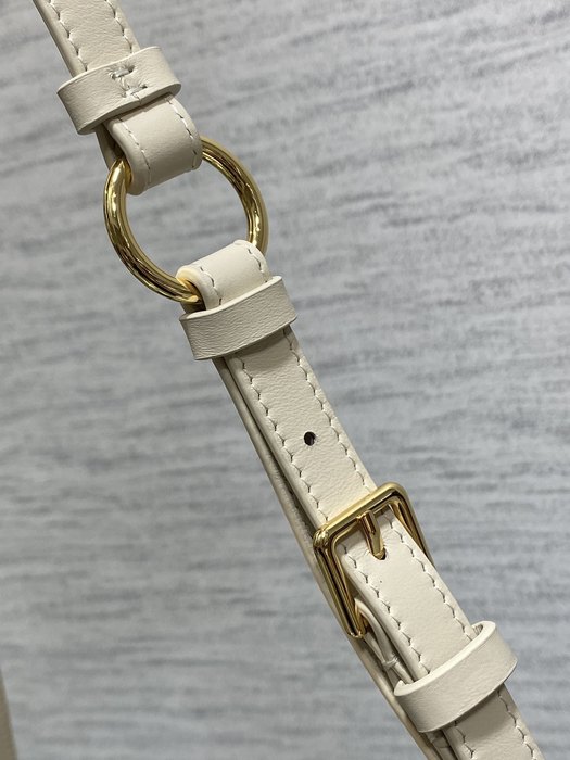 Dior Tote style 116 Beige 01A 2