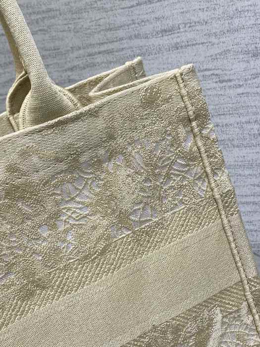 Dior Tote style 116 Beige 01A
