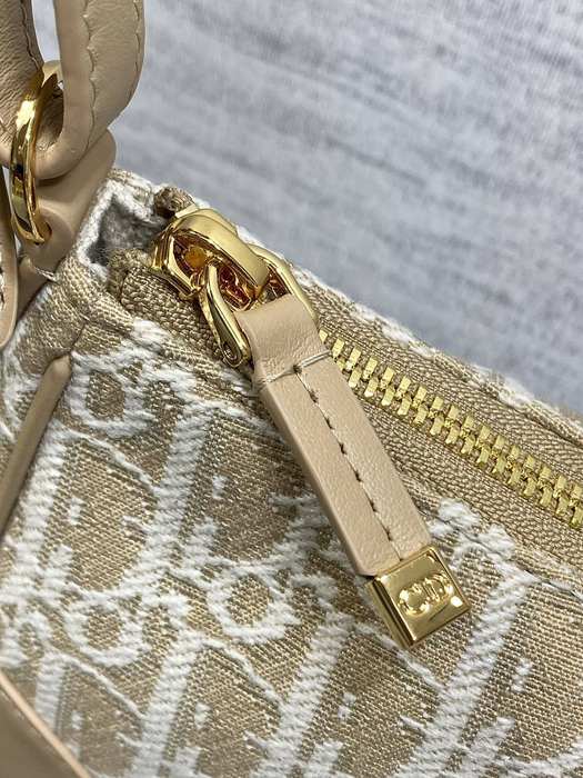 Dior Tote style 117 Beige 01A