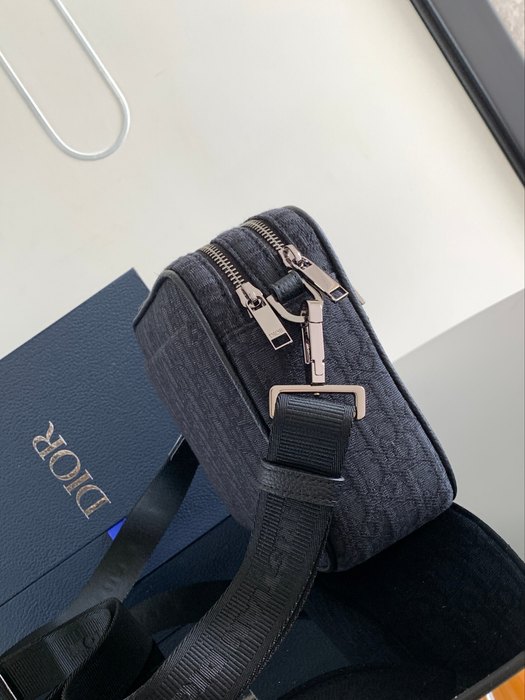 Dior Tote style 120 Black 01A 2