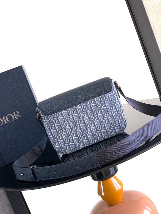 Dior Tote style 13 Navy 01A