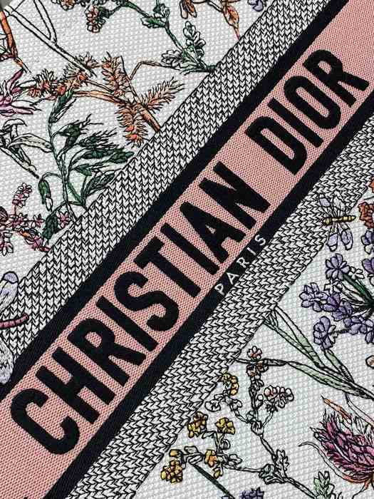 Dior Tote style 13 White 01A