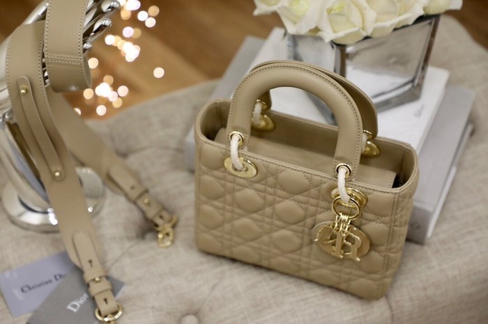 Dior Tote style 21 Beige 01A 3