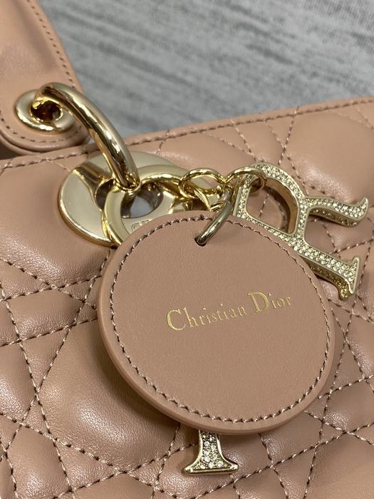 Dior Tote style 21 Beige 01A