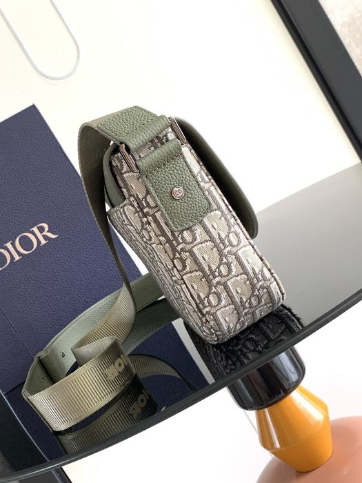 Dior Tote style 23 Green 01A