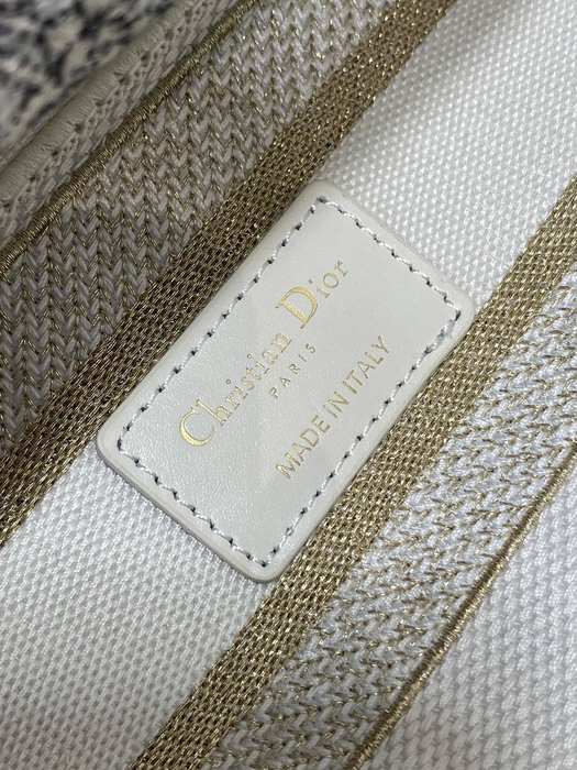 Dior Tote style 26 Beige 01A