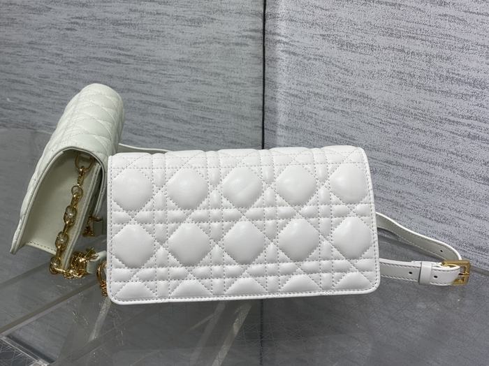 Dior Tote style 26 White 01A
