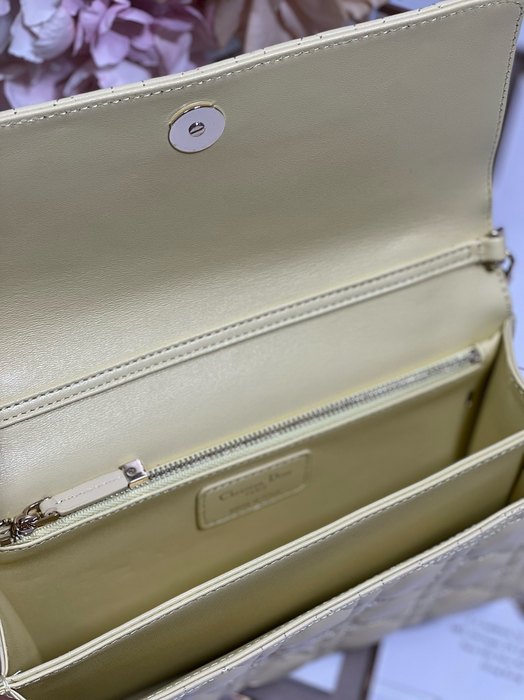 Dior Tote style 30 Beige 01A 2