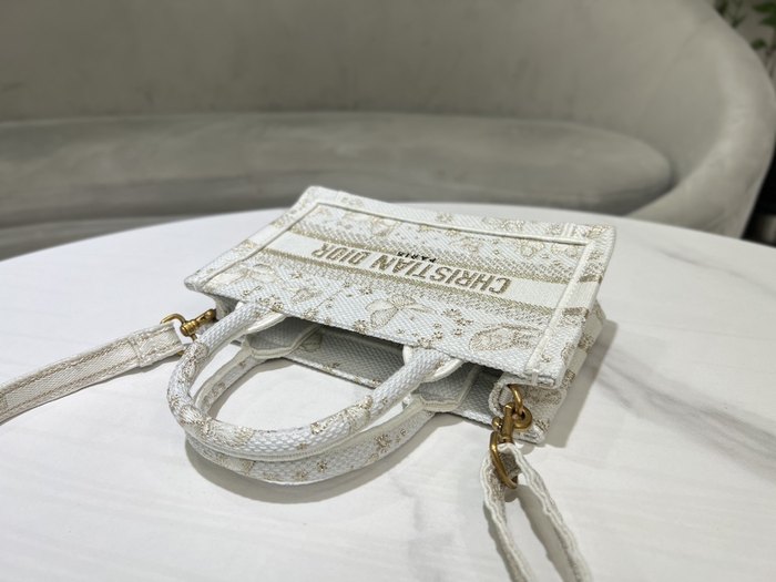 Dior Tote style 30 Beige 01A 3
