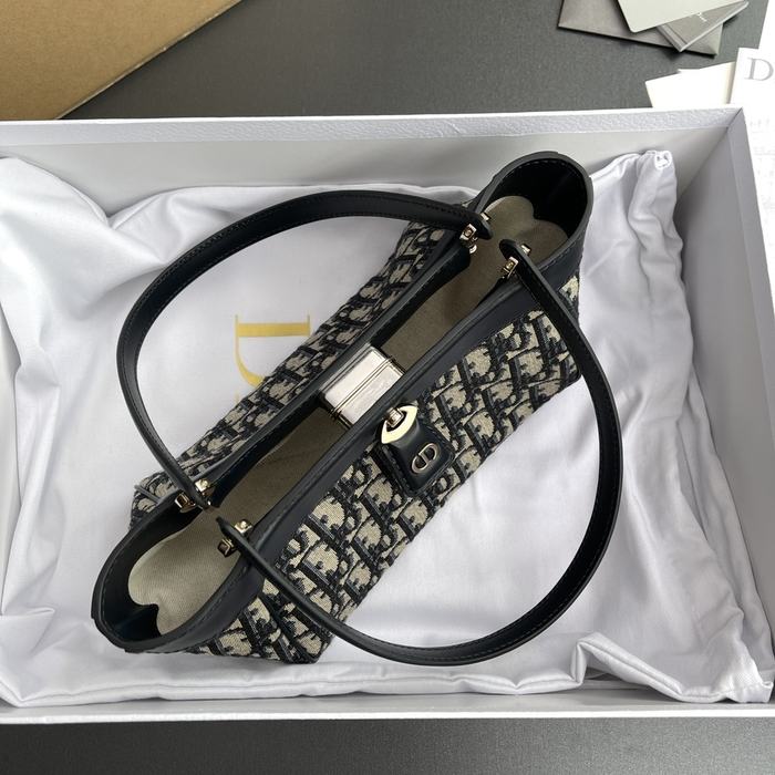 Dior Tote style 33 Black 01A