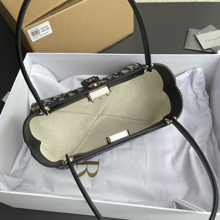 Dior Tote style 33 Black 01A