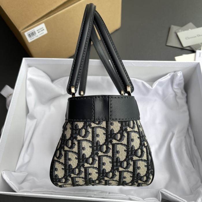 Dior Tote style 33 Black 01A