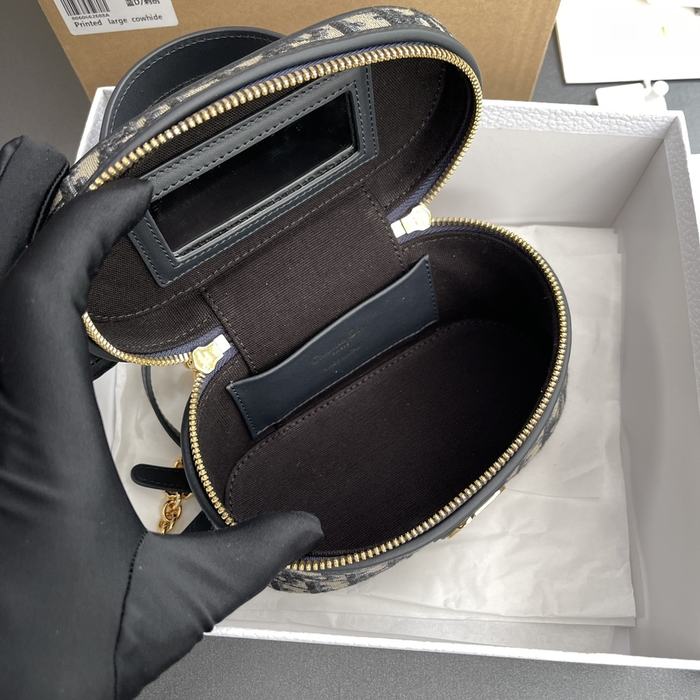 Dior Tote style 35 Black 01A 2