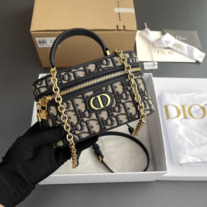 Dior Tote style 35 Black 01A 2