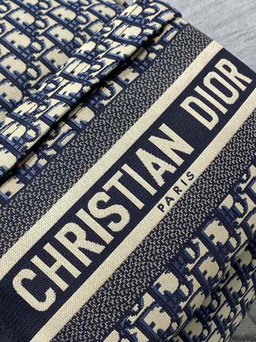 Dior Tote style 35 Navy 01A