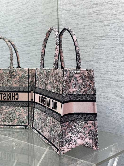 Dior Tote style 37 Beige 01A