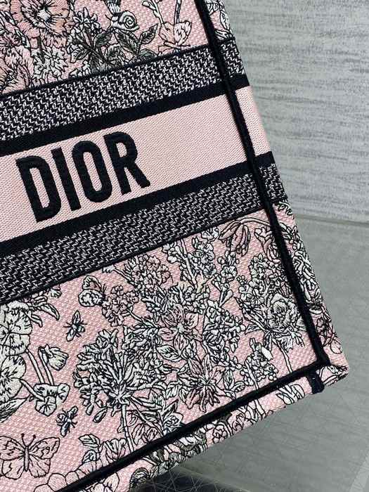 Dior Tote style 37 Beige 01A