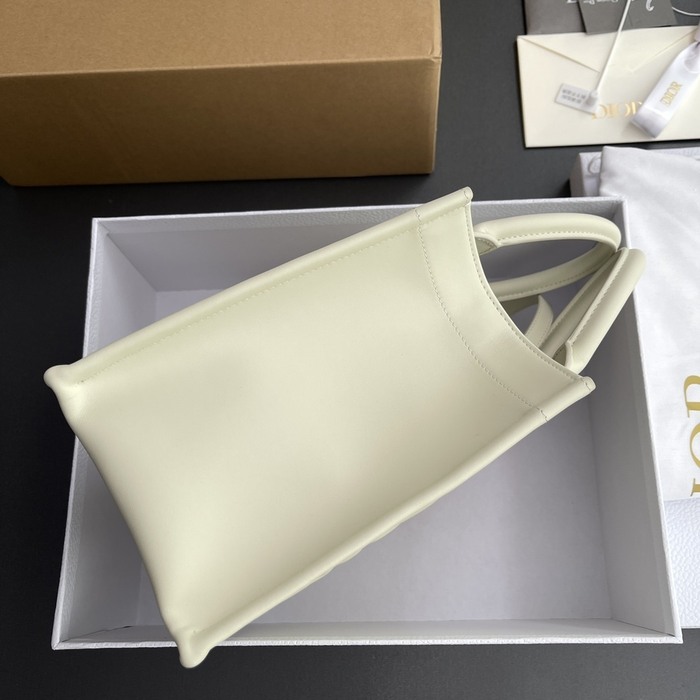 Dior Tote style 42 Beige 01A