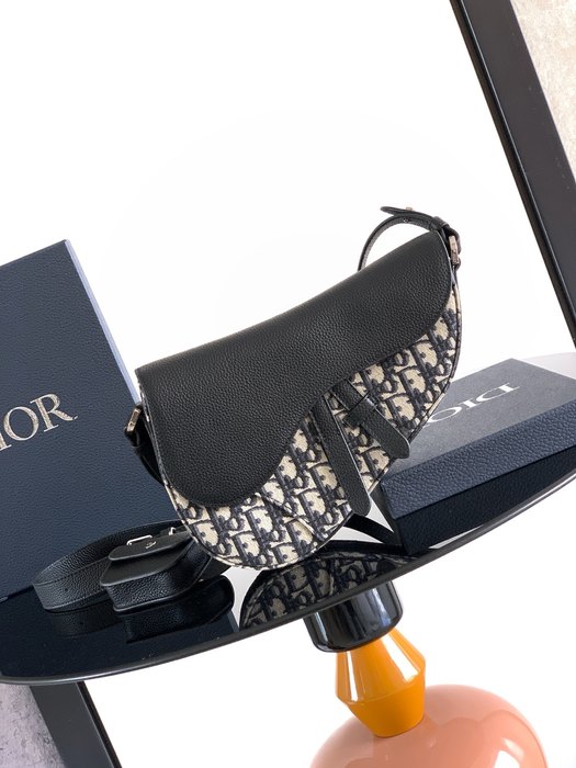 Dior Tote style 42 Black 01A