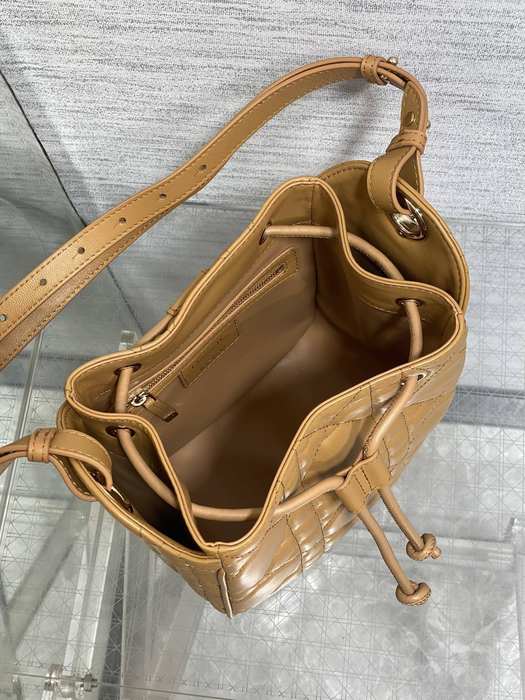 Dior Tote style 45 Tan 01A