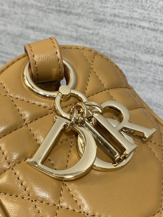 Dior Tote style 45 Tan 01A