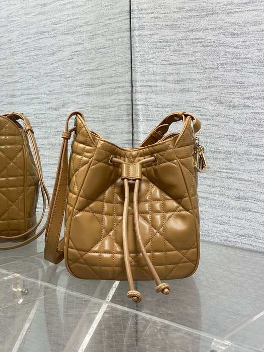 Dior Tote style 45 Tan 01A