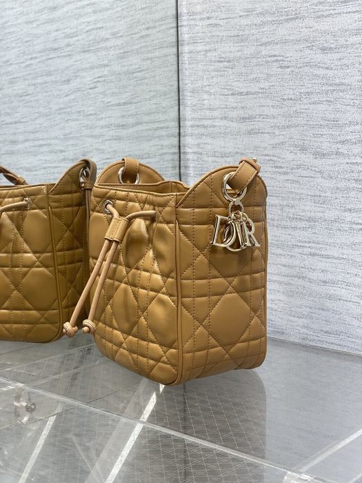 Dior Tote style 45 Tan 01A