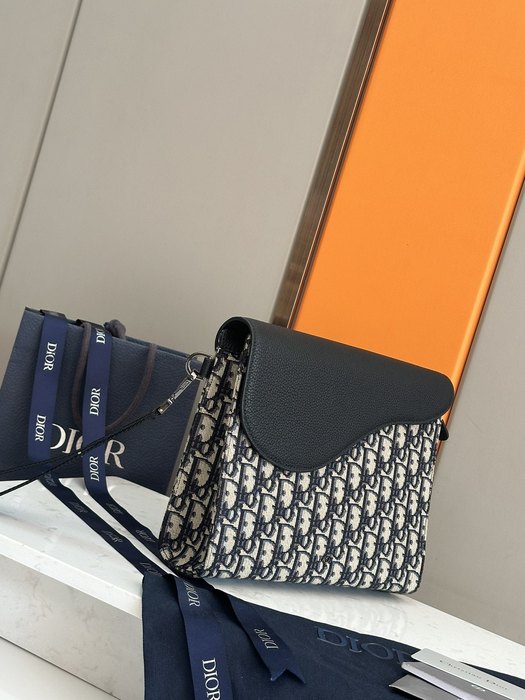 Dior Tote style 46 Navy 01A