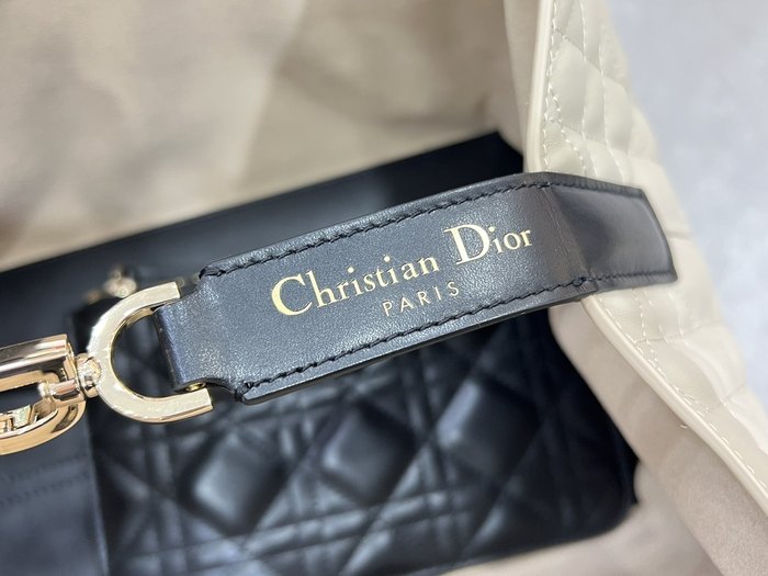 Dior Tote style 47 Beige 01A