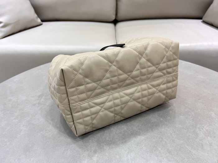 Dior Tote style 47 Beige 01A