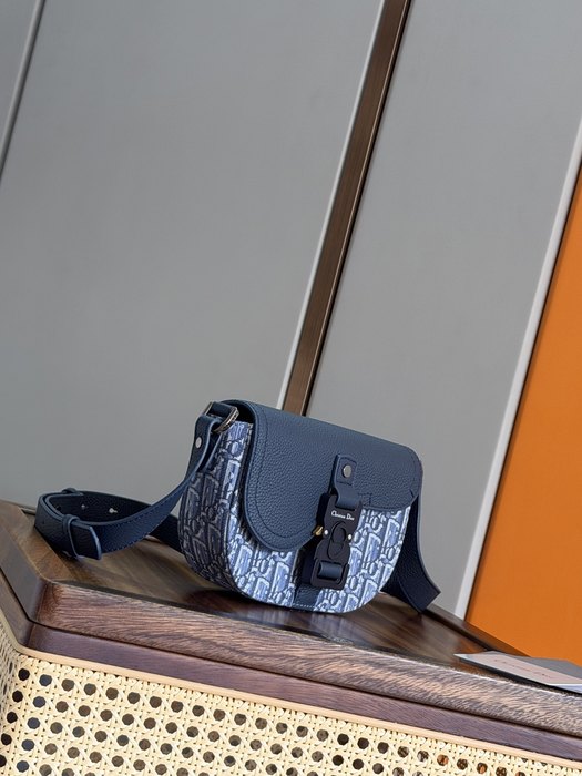 Dior Tote style 47 Navy 01A