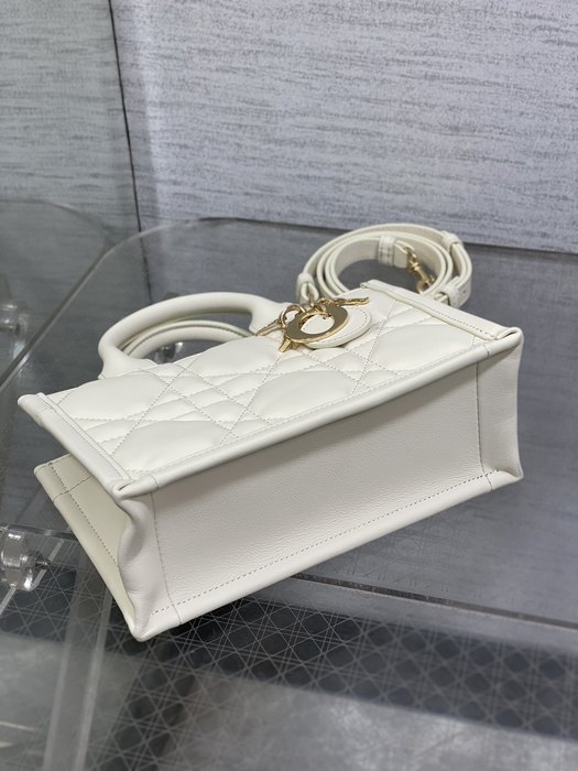 Dior Tote style 48 White 01A