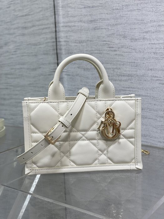 Dior Tote style 48 White 01A