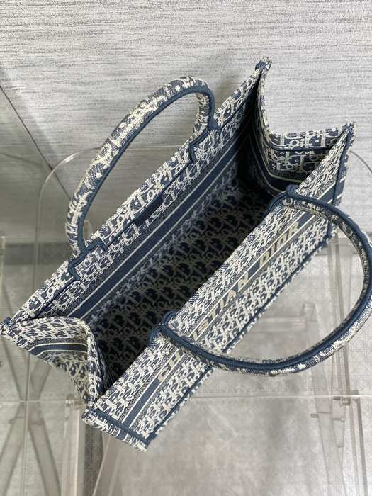 Dior Tote style 49 Navy 01A