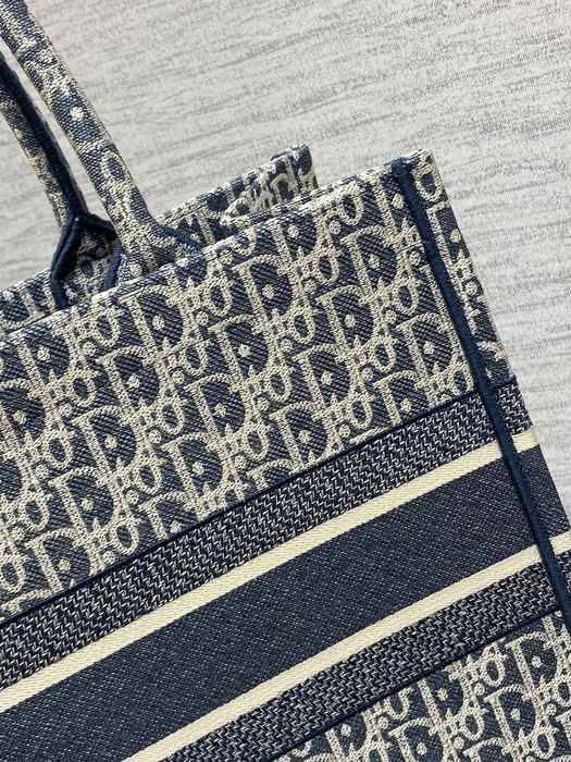Dior Tote style 49 Navy 01A