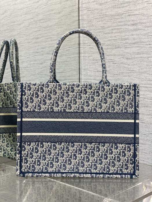 Dior Tote style 49 Navy 01A