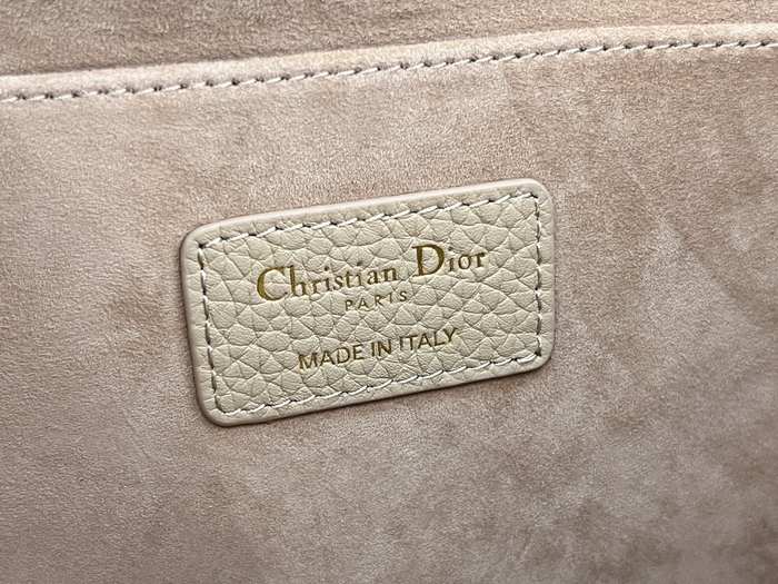 Dior Tote style 50 Beige 01A