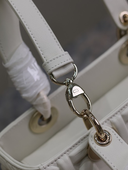 Dior Tote style 50 White 01A