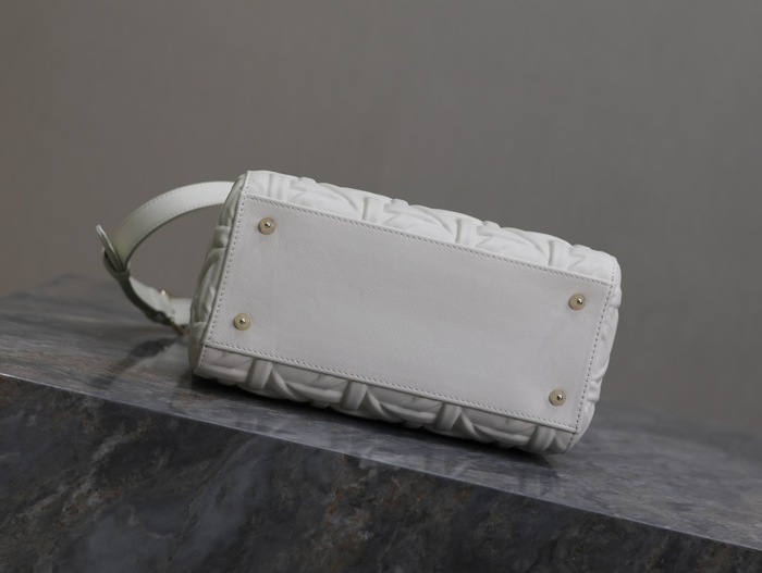 Dior Tote style 50 White 01A