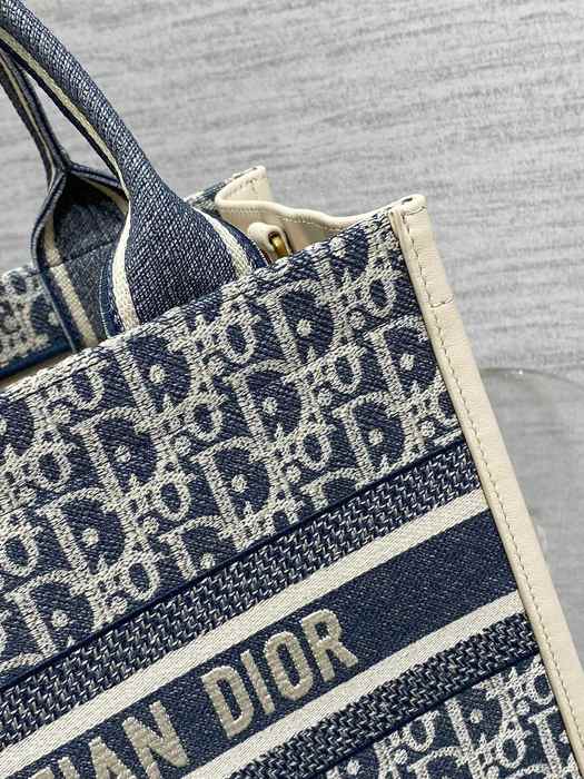 Dior Tote style 51 Navy 01A