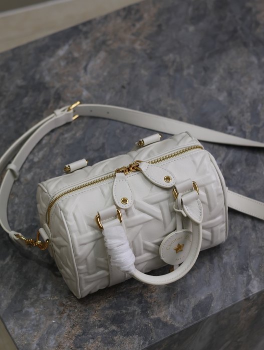 Dior Tote style 52 White 01A